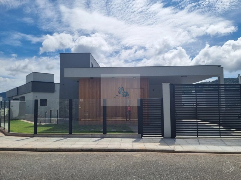 Casa com 360m² e 3 suítes no Córrego Grande: 23ª foto da galeria de imagens do imóvel