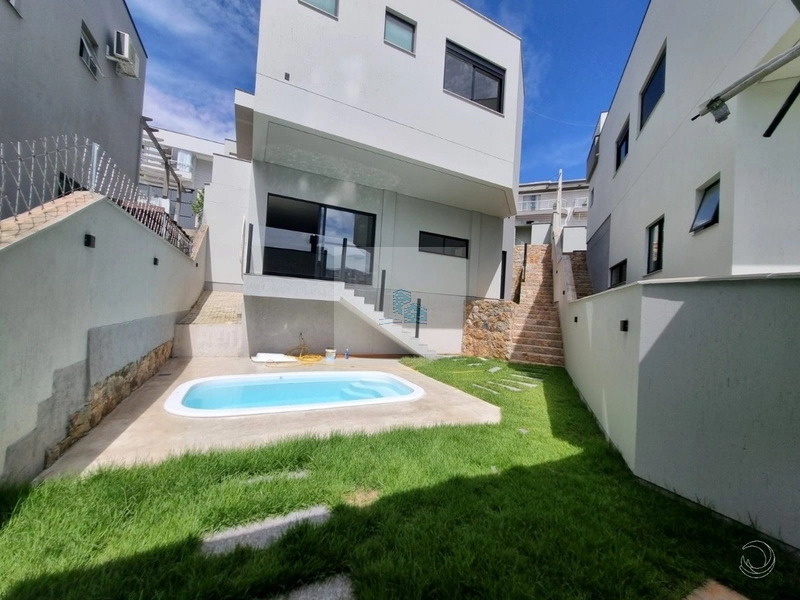 Casa com 360m² e 3 suítes no Córrego Grande: 19ª foto da galeria de imagens do imóvel