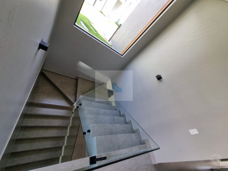 Casa com 360m² e 3 suítes no Córrego Grande: 6ª foto da galeria de imagens do imóvel