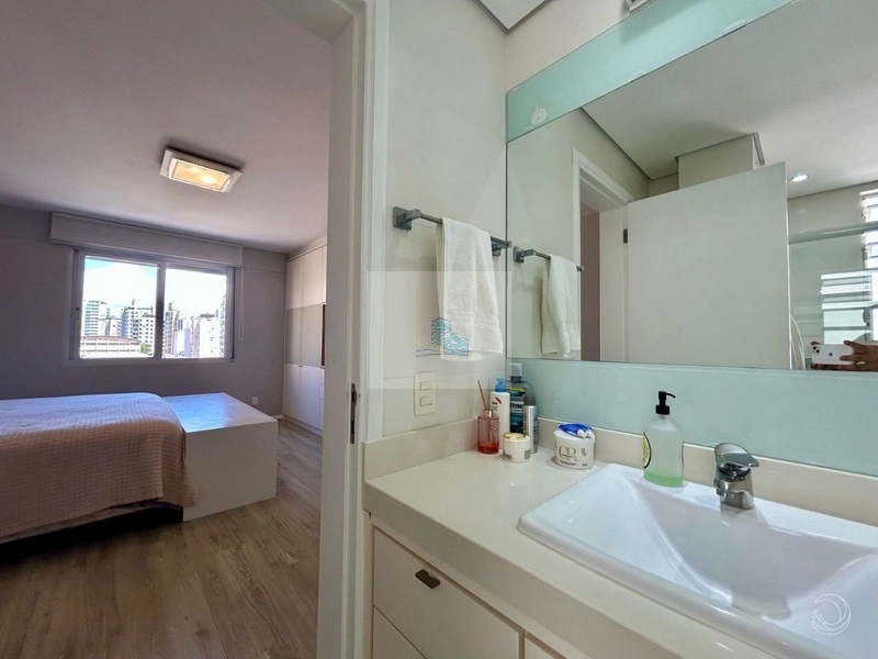 Apartamento de 226m² com 4 Quartos no Centro: 10ª foto da galeria de imagens do imóvel