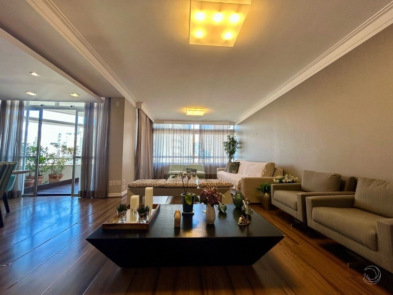 Apartamento de 226m² com 4 Quartos no Centro: 20ª foto da galeria de imagens do imóvel