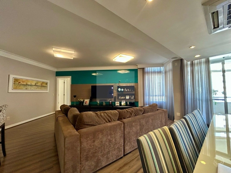 Apartamento de 226m² com 4 Quartos no Centro: 1ª foto da galeria de imagens do imóvel