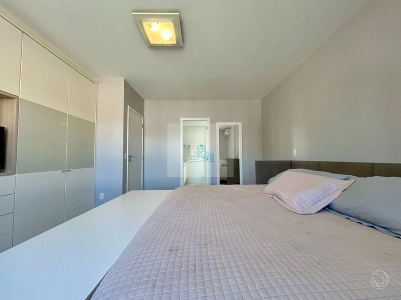 Apartamento de 226m² com 4 Quartos no Centro: 8ª foto da galeria de imagens do imóvel