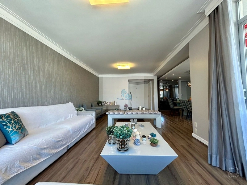 Apartamento de 226m² com 4 Quartos no Centro: 19ª foto da galeria de imagens do imóvel