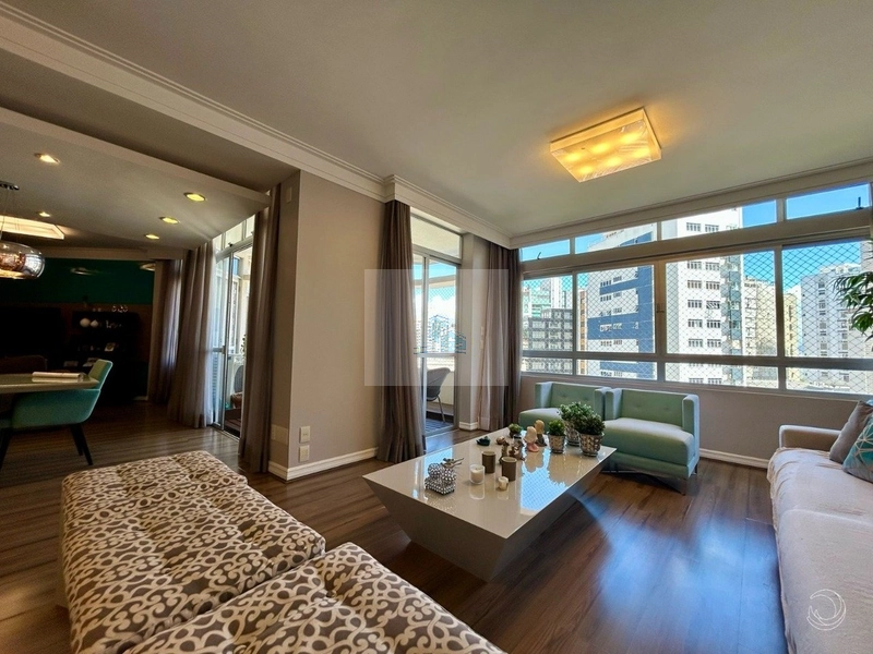 Apartamento de 226m² com 4 Quartos no Centro: 21ª foto da galeria de imagens do imóvel