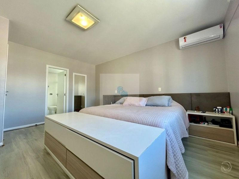 Apartamento de 226m² com 4 Quartos no Centro: 7ª foto da galeria de imagens do imóvel