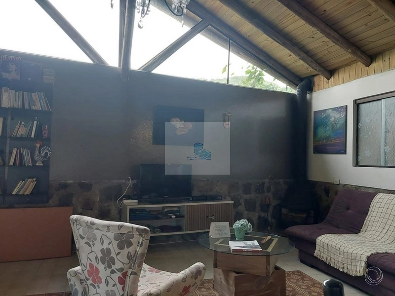 Casa residencial com 4 quartos no Sambaqui, Florianópolis.: 4ª foto da galeria de imagens do imóvel