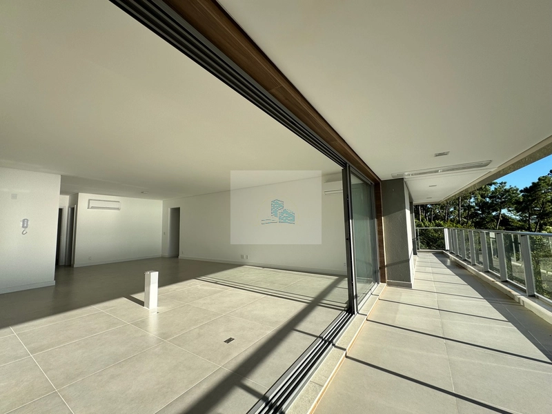 Apartamento de 165m² e 3 suítes no Cacupé: 10ª foto da galeria de imagens do imóvel