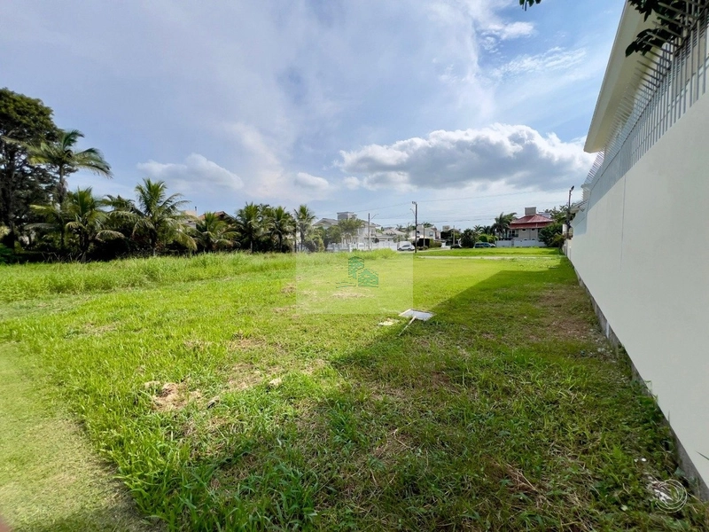 Terreno com 450m²próximo do mar em Jurerê: 5ª foto da galeria de imagens do imóvel