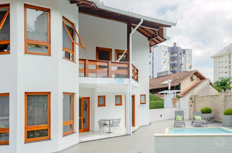 Casa de 507,06m² com 4 quartos sendo3 suítes no Itacorubi: 37ª foto da galeria de imagens do imóvel