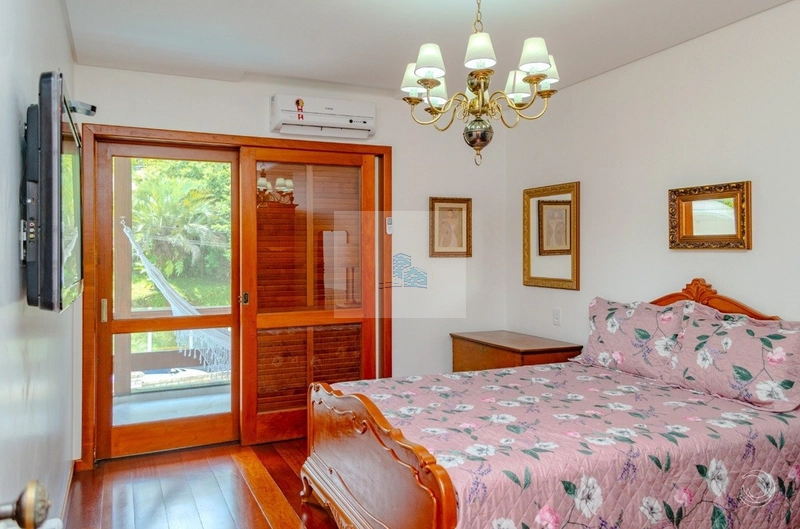 Casa de 507,06m² com 4 quartos sendo3 suítes no Itacorubi: 17ª foto da galeria de imagens do imóvel