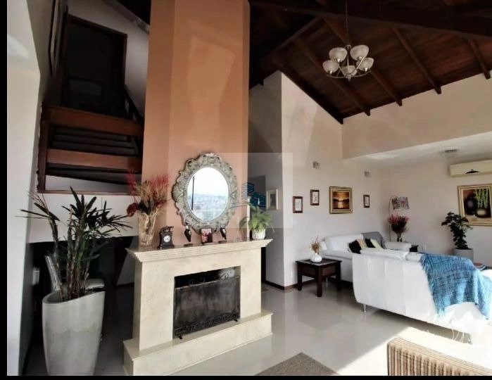Casa de 370m² com 4 quartos sendo 2 suítes no Centro: 4ª foto da galeria de imagens do imóvel