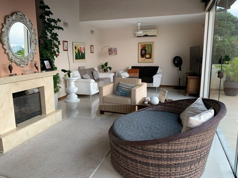 Casa de 370m² com 4 quartos sendo 2 suítes no Centro: 5ª foto da galeria de imagens do imóvel