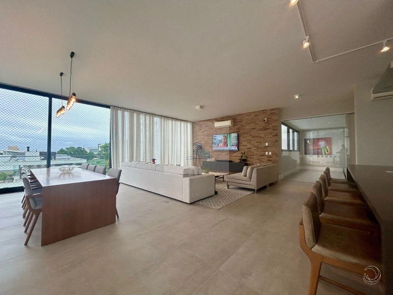 Casa de 761,04m² com 6 suítes no bairro Cacupé: 1ª foto da galeria de imagens do imóvel