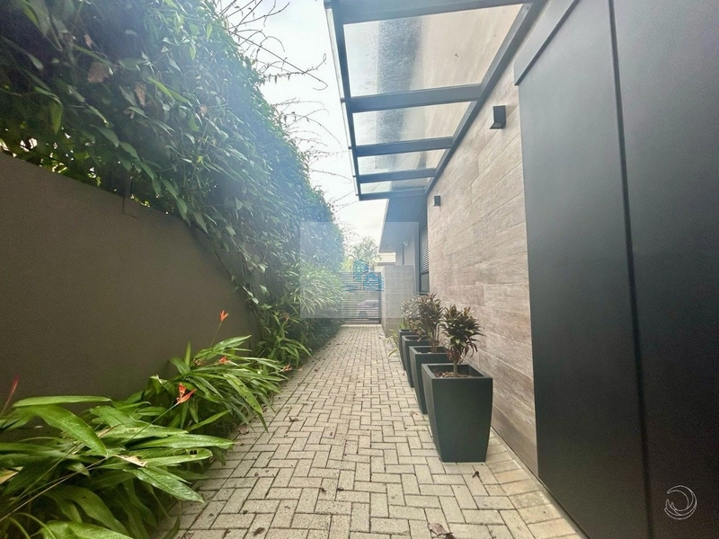 Casa de 761,04m² com 6 suítes no bairro Cacupé: 2ª foto da galeria de imagens do imóvel