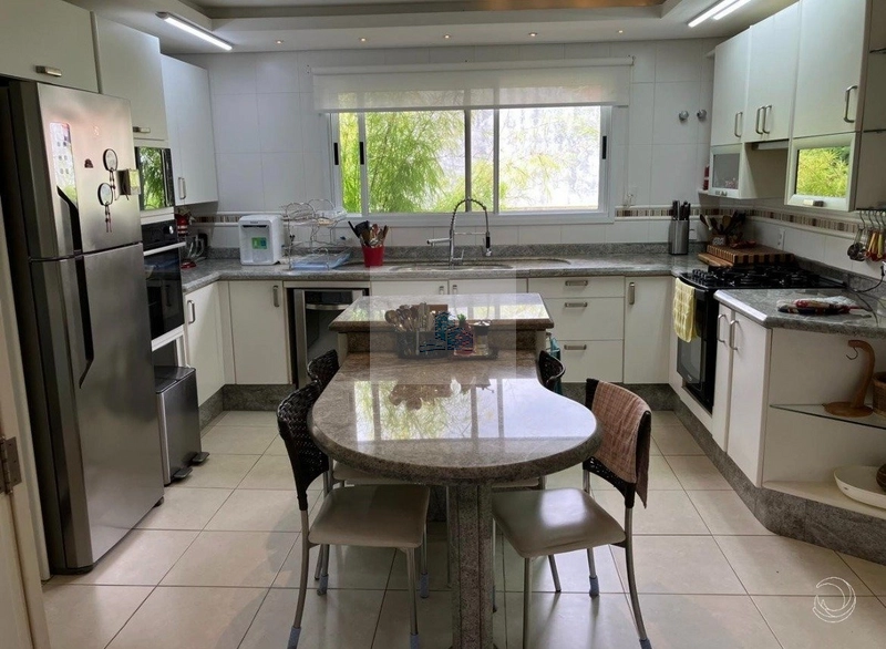 Casa residencial de alto padrão com 5 quartos em Jurerê Internacional,: 13ª foto da galeria de imagens do imóvel