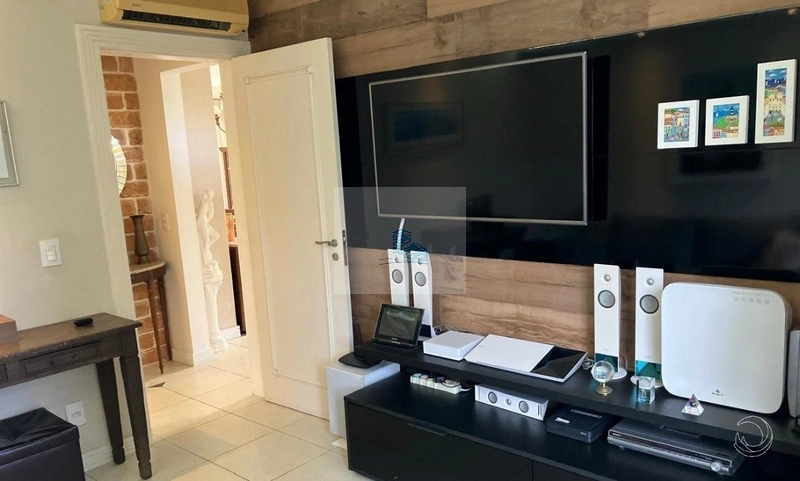 Casa residencial de alto padrão com 5 quartos em Jurerê Internacional,: 5ª foto da galeria de imagens do imóvel