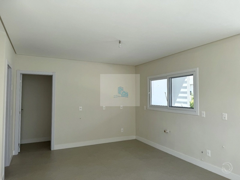 Casa de 341,60m² com 4 suítes em Ratones: 9ª foto da galeria de imagens do imóvel