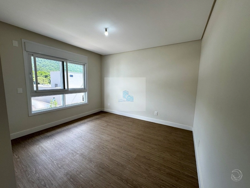 Casa de 341,60m² com 4 suítes em Ratones: 32ª foto da galeria de imagens do imóvel