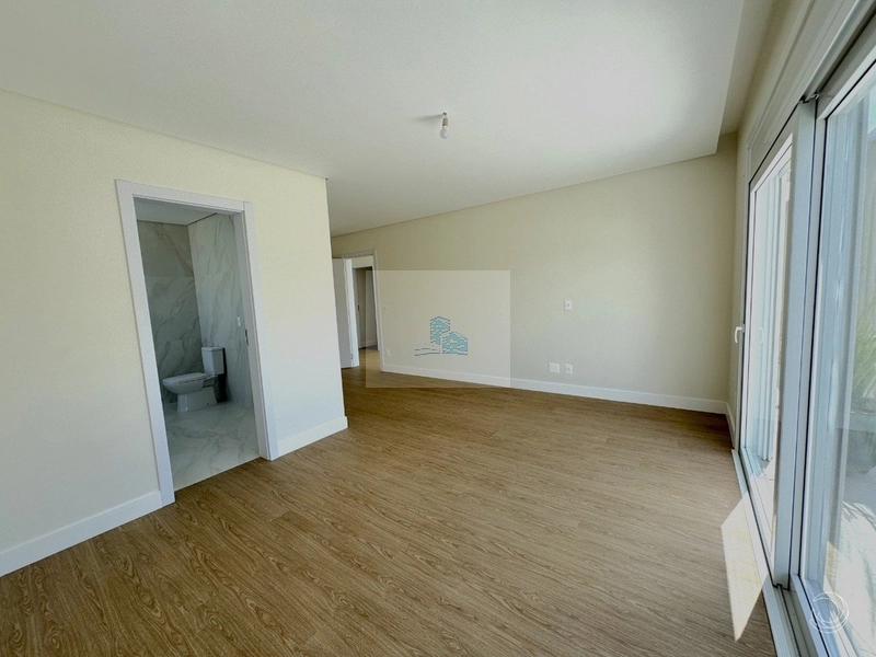 Casa de 341,60m² com 4 suítes em Ratones: 28ª foto da galeria de imagens do imóvel