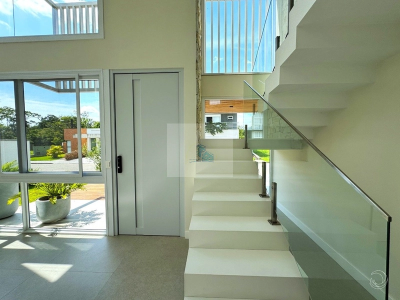 Casa de 341,60m² com 4 suítes em Ratones: 18ª foto da galeria de imagens do imóvel