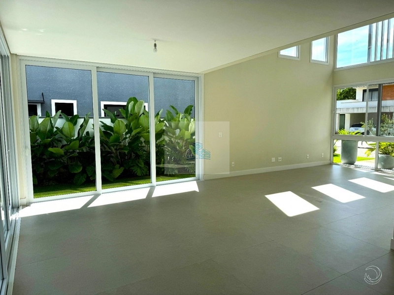 Casa de 341,60m² com 4 suítes em Ratones: 7ª foto da galeria de imagens do imóvel
