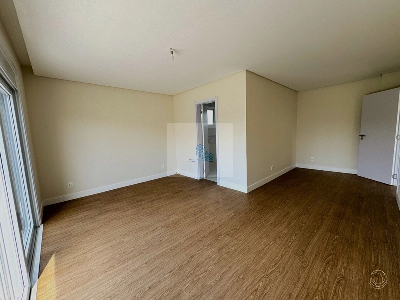 Casa de 341,60m² com 4 suítes em Ratones: 24ª foto da galeria de imagens do imóvel