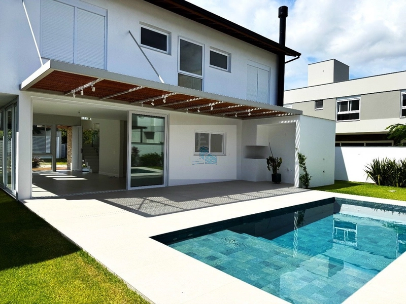 Casa de 341,60m² com 4 suítes em Ratones: 15ª foto da galeria de imagens do imóvel