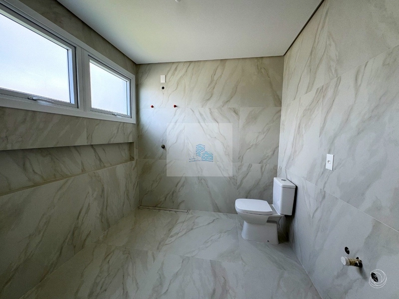 Casa de 341,60m² com 4 suítes em Ratones: 25ª foto da galeria de imagens do imóvel