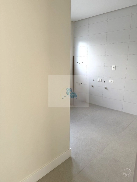 Casa de 341,60m² com 4 suítes em Ratones: 12ª foto da galeria de imagens do imóvel