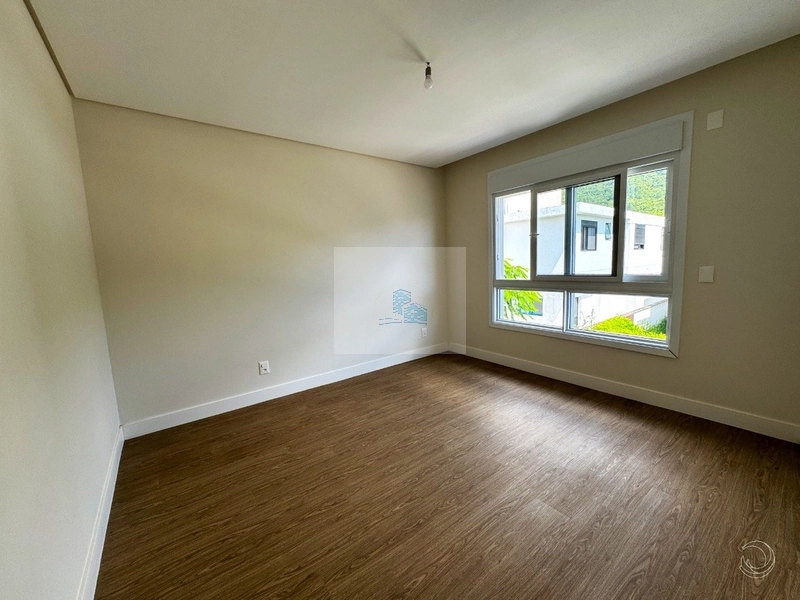 Casa de 341,60m² com 4 suítes em Ratones: 30ª foto da galeria de imagens do imóvel