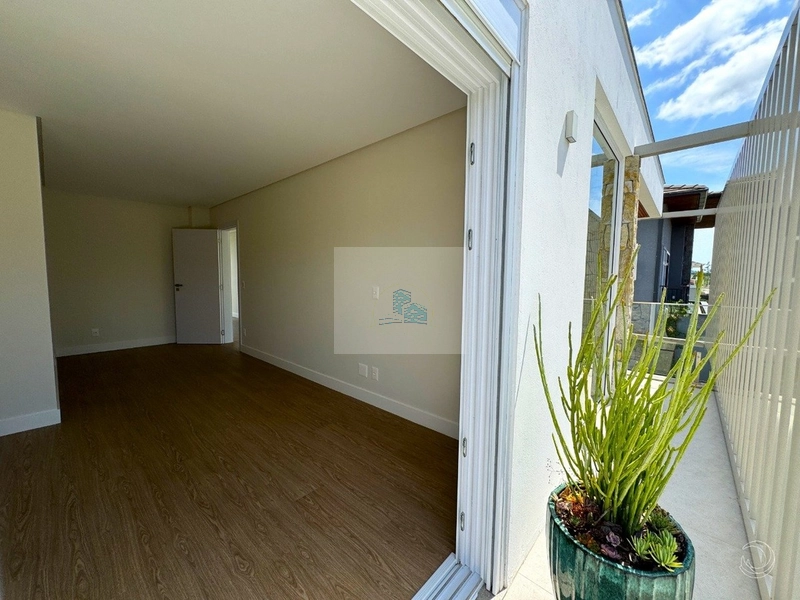 Casa de 341,60m² com 4 suítes em Ratones: 29ª foto da galeria de imagens do imóvel