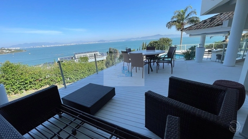 Casa Residencial de 991m² com 6 Quartos no Cacupé: 1ª foto da galeria de imagens do imóvel