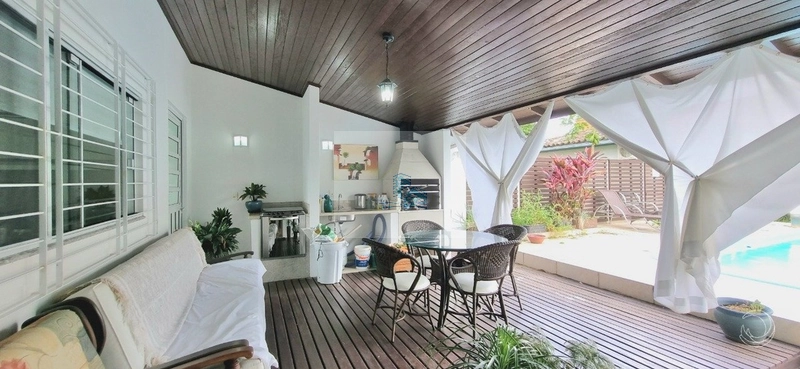 Casa com 4 quartos sendo 1 suíte no Córrego Grande: 1ª foto da galeria de imagens do imóvel