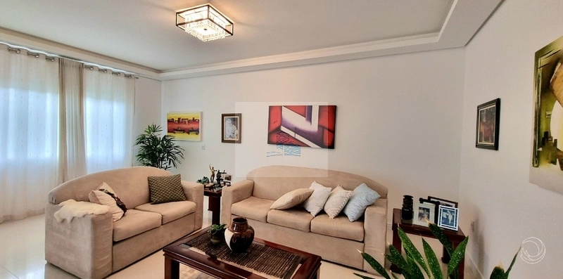Casa com 4 quartos sendo 1 suíte no Córrego Grande: 13ª foto da galeria de imagens do imóvel