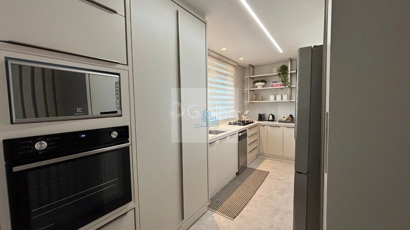 Apartamento de 211m² com 4 suítes na Agronômica: 12ª foto da galeria de imagens do imóvel