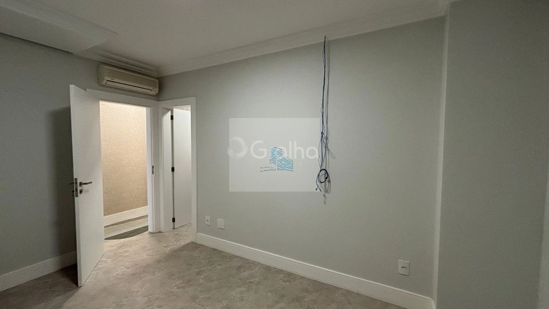 Apartamento de 211m² com 4 suítes na Agronômica: 22ª foto da galeria de imagens do imóvel