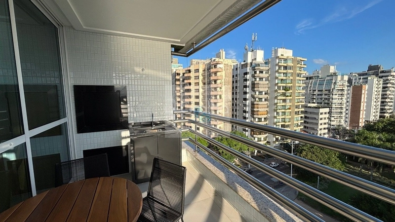 Apartamento de 211m² com 4 suítes na Agronômica: 16ª foto da galeria de imagens do imóvel