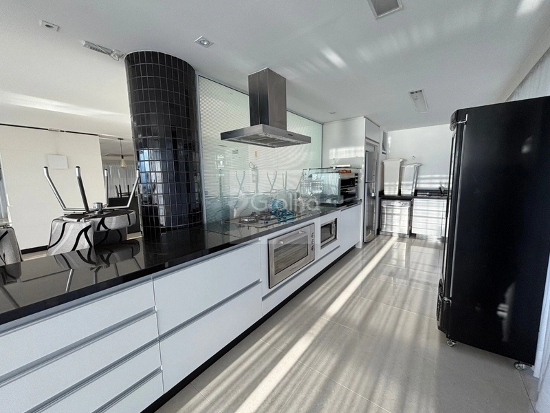 Apartamento de 211m² com 4 suítes na Agronômica: 42ª foto da galeria de imagens do imóvel