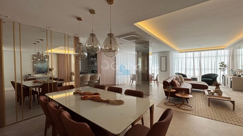 Apartamento de 211m² com 4 suítes na Agronômica: 2ª foto da galeria de imagens do imóvel