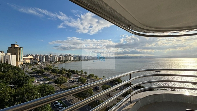 Apartamento de 211m² com 4 suítes na Agronômica: 17ª foto da galeria de imagens do imóvel