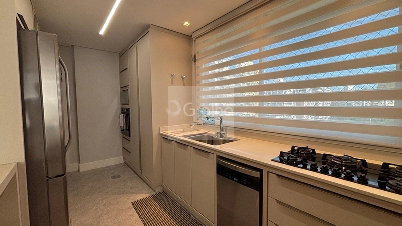 Apartamento de 211m² com 4 suítes na Agronômica: 9ª foto da galeria de imagens do imóvel