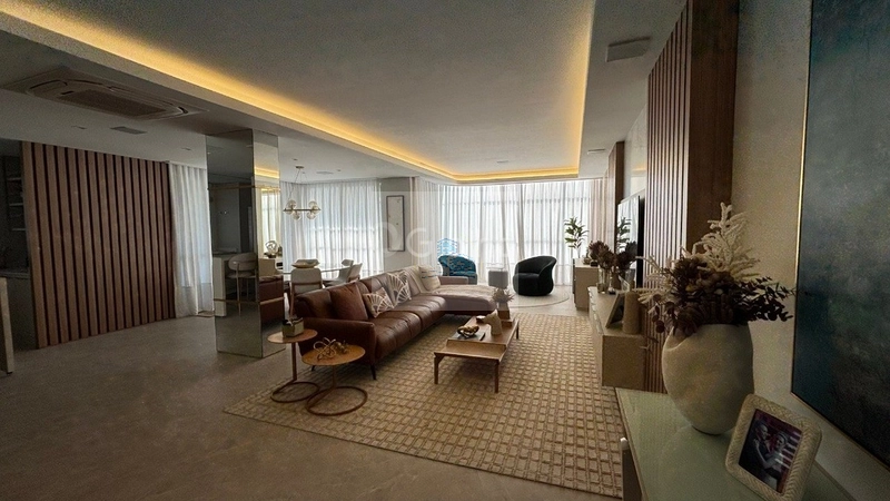 Apartamento de 211m² com 4 suítes na Agronômica: 1ª foto da galeria de imagens do imóvel