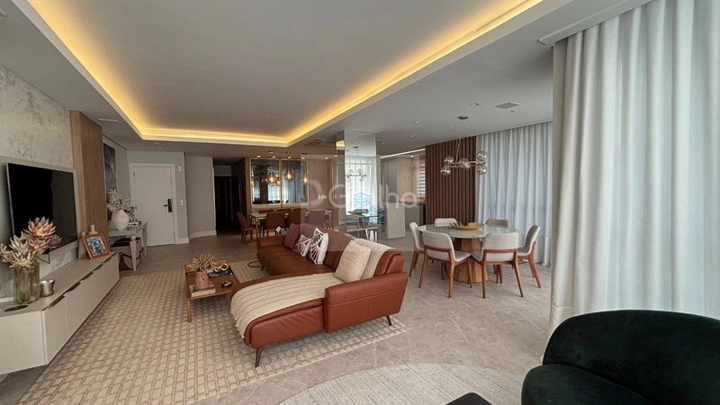 Apartamento de 211m² com 4 suítes na Agronômica: 7ª foto da galeria de imagens do imóvel