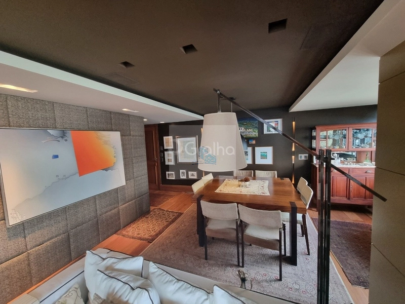 Cobertura de 303m² com 4 quartos sendo 2 suítes na Agronômica: 4ª foto da galeria de imagens do imóvel