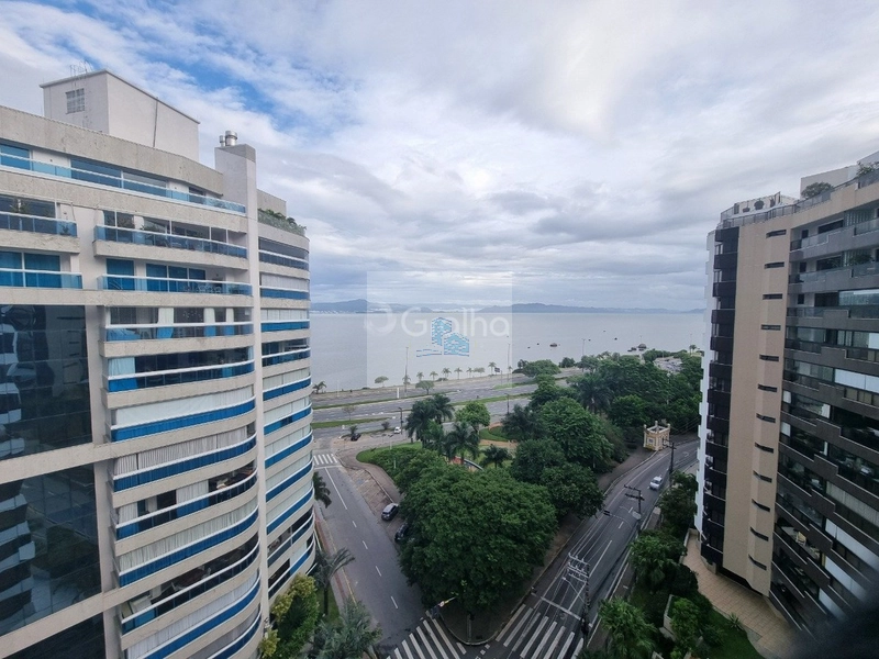Cobertura de 303m² com 4 quartos sendo 2 suítes na Agronômica: 5ª foto da galeria de imagens do imóvel