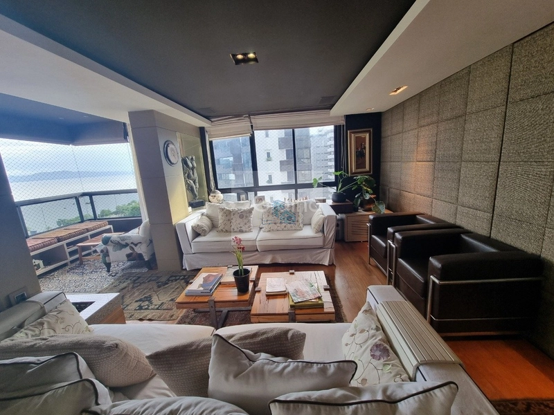 Cobertura de 303m² com 4 quartos sendo 2 suítes na Agronômica: 7ª foto da galeria de imagens do imóvel