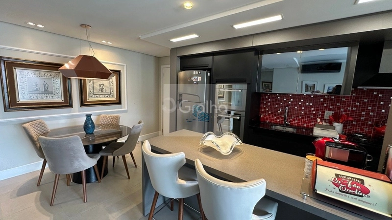 Apartamento de 81m² com 2 suítes no Centro: 3ª foto da galeria de imagens do imóvel