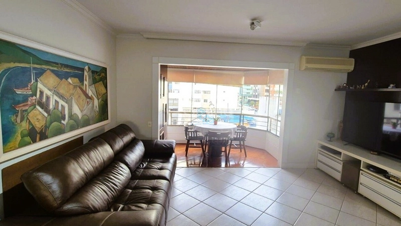 Apartamento de 131m² com 3 quartos no Centro: 3ª foto da galeria de imagens do imóvel