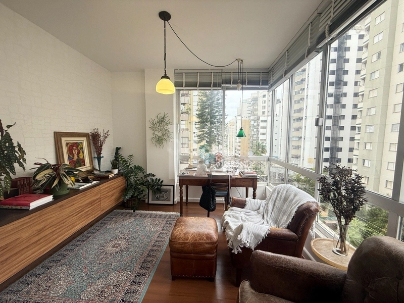 Apartamento de 140m² com 3 quartos sendo 1 suíte no Centro: 1ª foto da galeria de imagens do imóvel